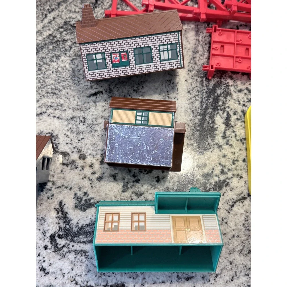 Vintage Tomy Toy Train Track Accessories Lot Bridges Tunnels Buildings